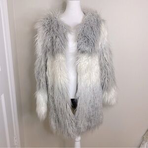 New York & Company Faux Fur Gray White Ombré Coat Mob Wife Aesthetic Medium $199